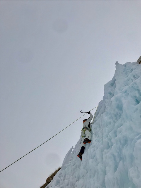 Location crampons alpinisme ou cascade de glace